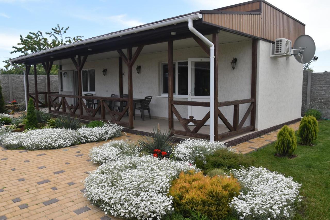 Hotel Три Кошки Chornomorsk Exterior foto