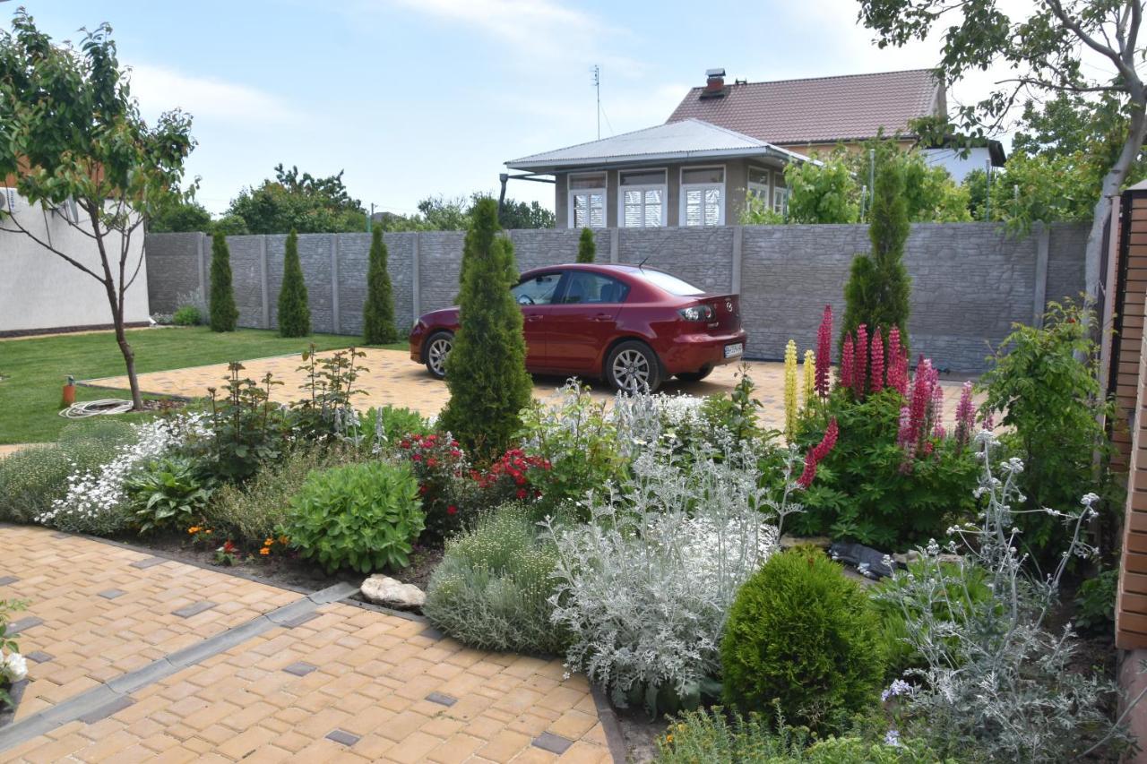 Hotel Три Кошки Chornomorsk Exterior foto
