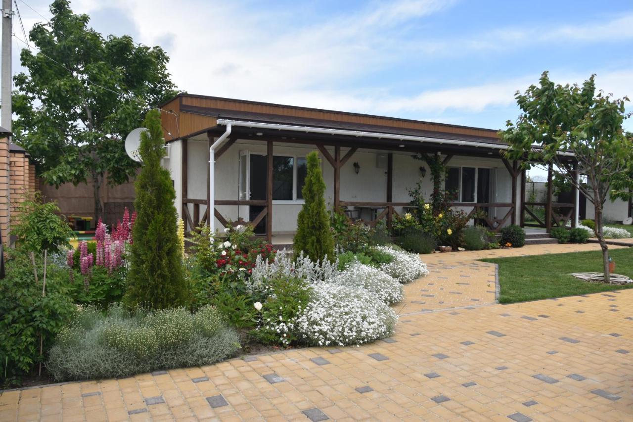 Hotel Три Кошки Chornomorsk Exterior foto