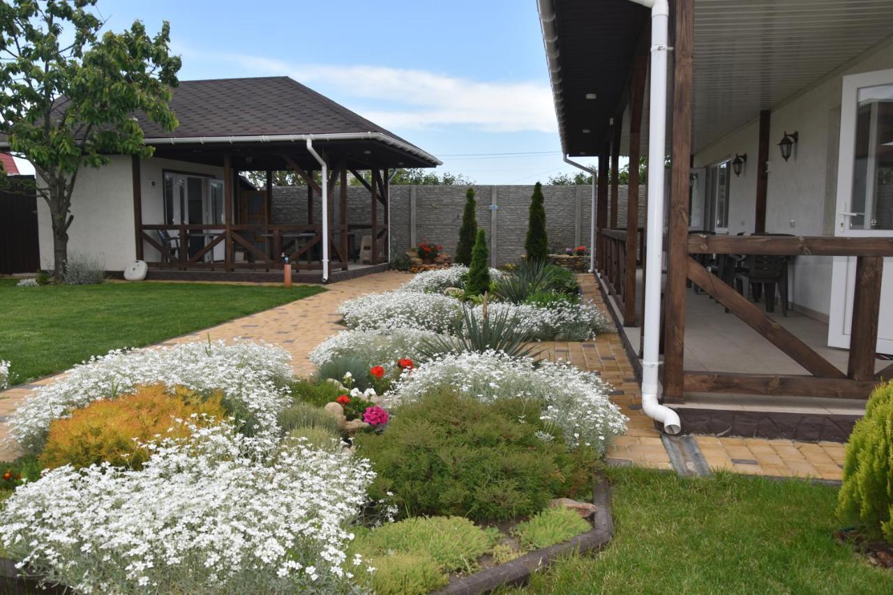 Hotel Три Кошки Chornomorsk Exterior foto